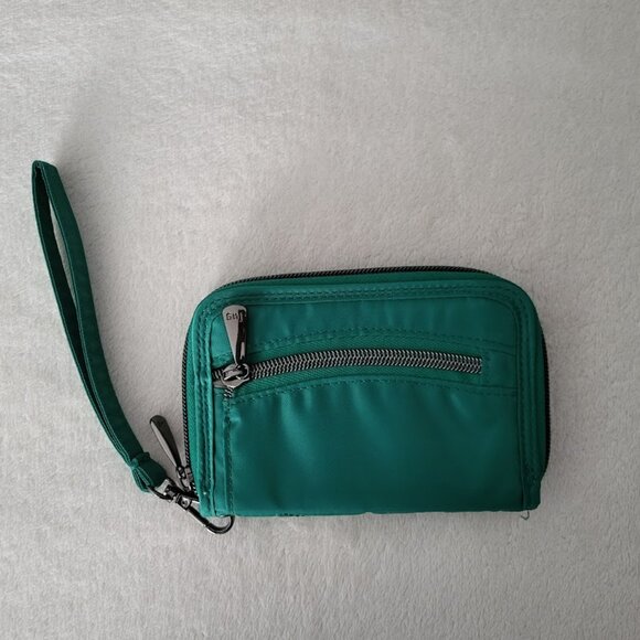 EUC Lug KELLY GREEN Rodeo 2 wristlet wallet - Picture 4 of 7